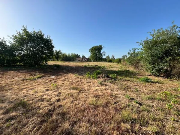 Terrain 616 m²