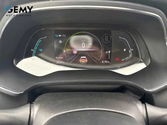 Renault Captur e-tech 145 - 21 — photo 81