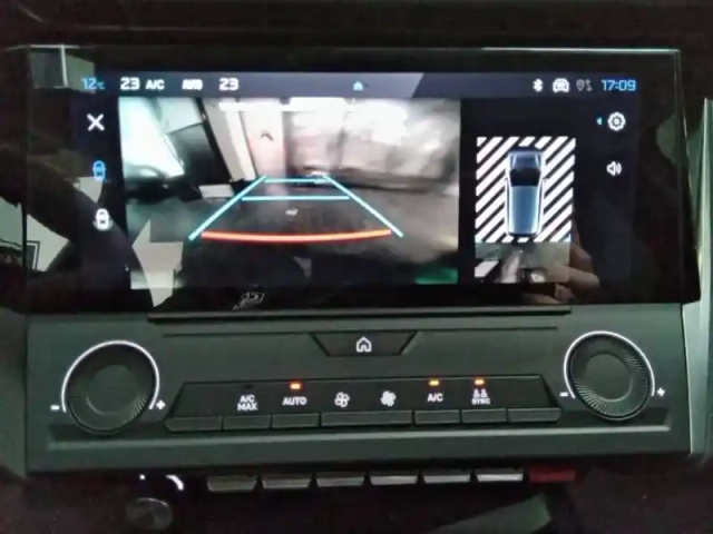 Peugeot 308 hybrid 145 e-dcs6 — photo 36