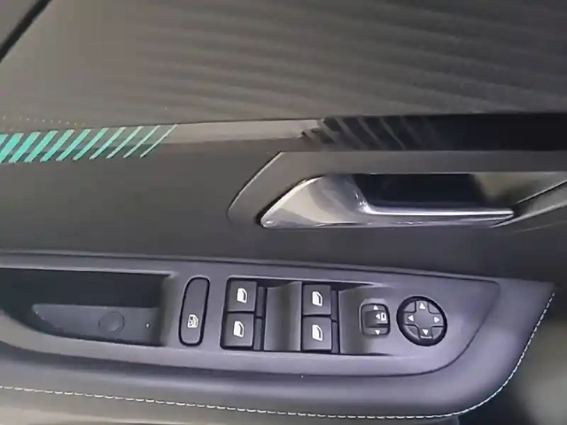 Peugeot 208 electrique 50 kwh 136ch — photo 8