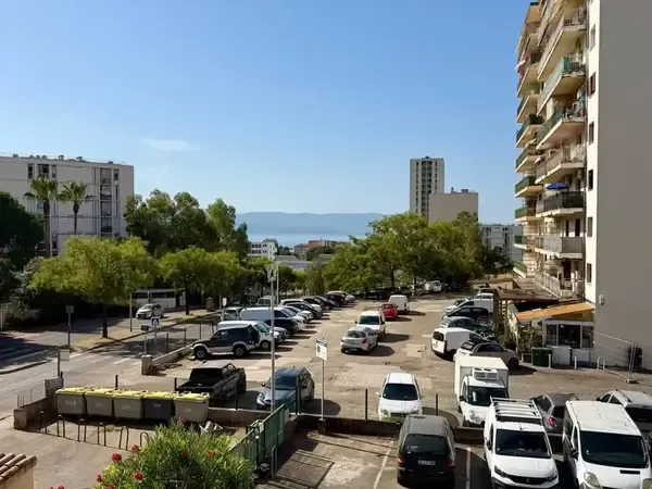 Appartement T4 avec terrasse et cave