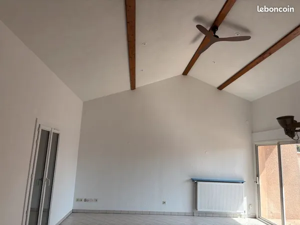 Valence Maison T5 1200 Charges comprises