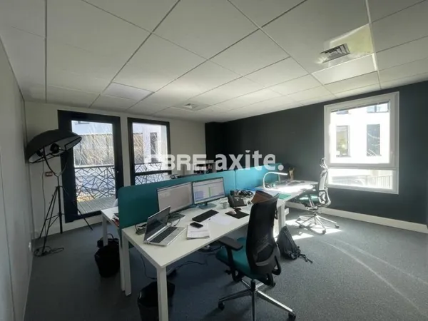 Local professionnel 204 m²