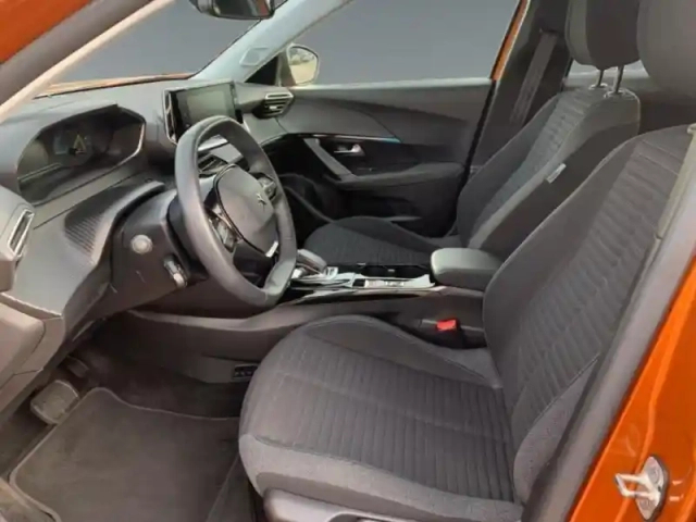 Peugeot 2008 e- 136ch style — photo 9