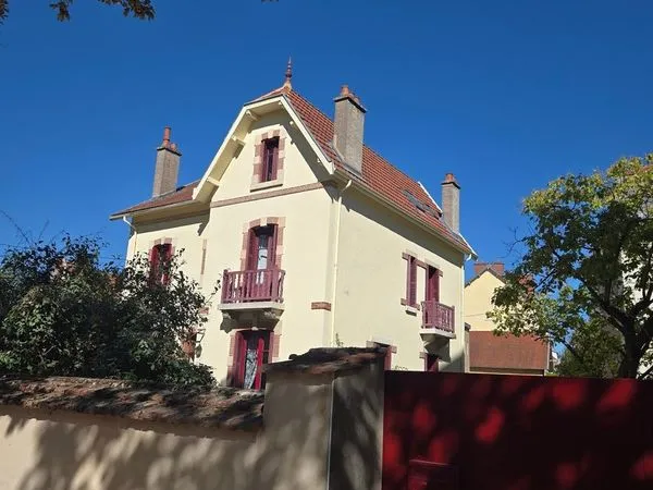 Maison de caractère 220 m² - 8 pièces - jardin 550 m² - Dijon Victor Hugo