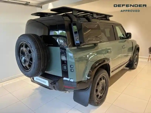 Land Rover Defender 110 2.0 p300e phev trophy edition keswick green — photo 4
