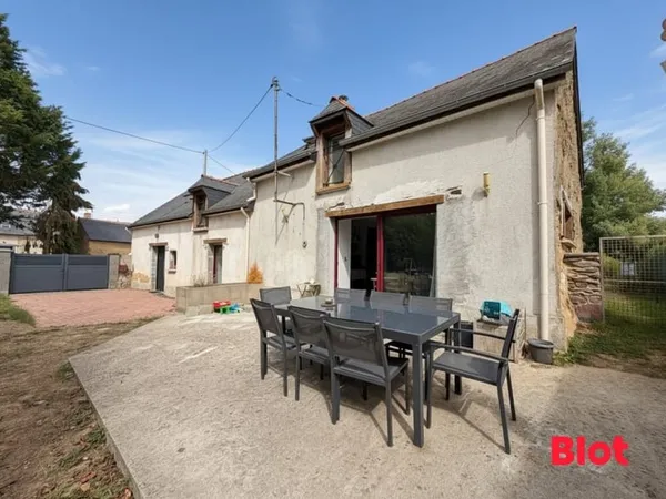 A VENDRE chez BLOT à MORDELLES Longère de 95m2 3chs+mezzanine sur 890m2 de terrain en campagne