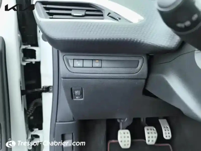 Peugeot 2008 puretech 130ch s&amp;s bvm6 gt line — photo 17