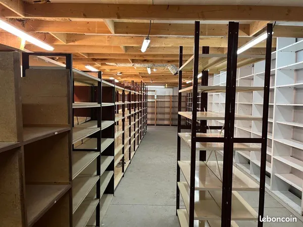 Loue local de stockage