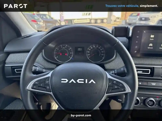 Dacia Sandero 1.0 tce 90ch journey — photo 7