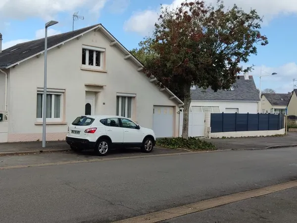 Maison indépendante au coeur de Donges