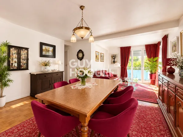 Appartement à vendre de 6 pièces de 98 m² à Reims Secteur PAIX / PASTEUR