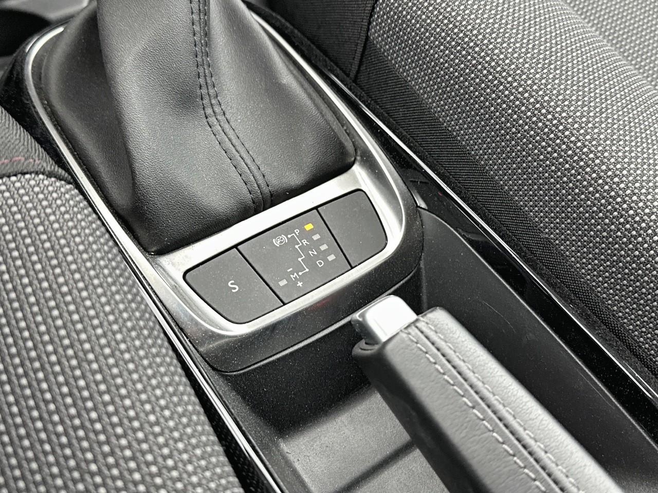 Citroën C4 Cactus puretech 130 s&s eat6 shine — photo 28