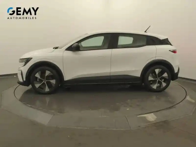 Renault Megane e-tech ev40 130ch standard charge — photo 57