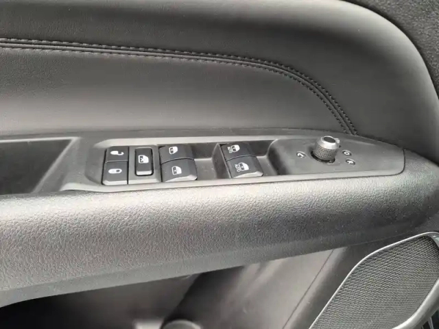Jeep Compass 1.3 phev t4 240 ch 4xe eawd — photo 40