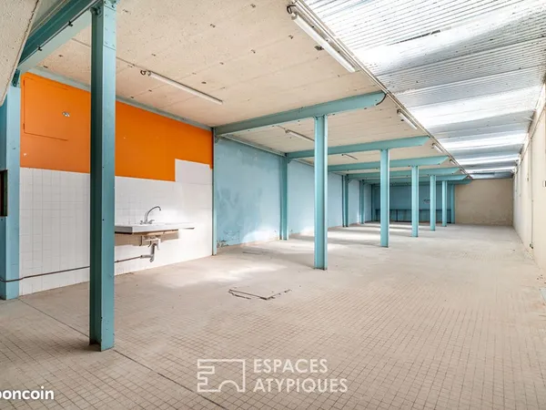 Local commercial 350 m² ARNAS
