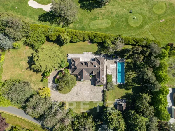 Maison d'exception au coeur d'un domaine privé