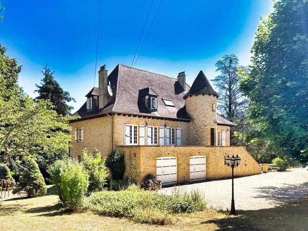 Maison 7 pièces 216 m²