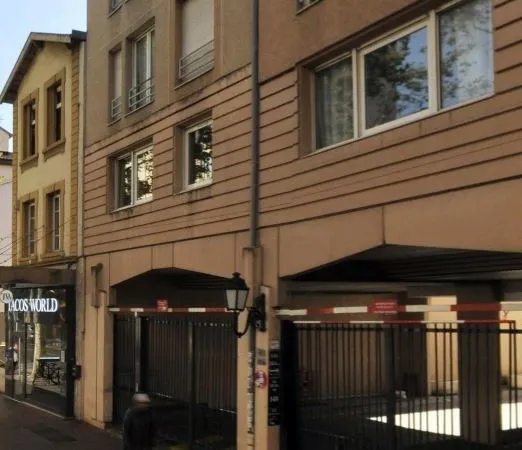 Parking/box Lyon