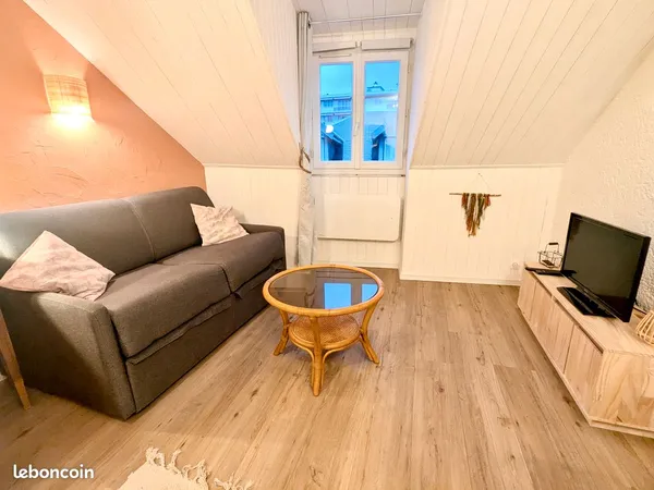 Studio meublé tout équipé - Loyer 560 euros + charges