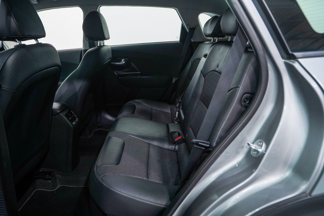 Kia Niro — photo 29