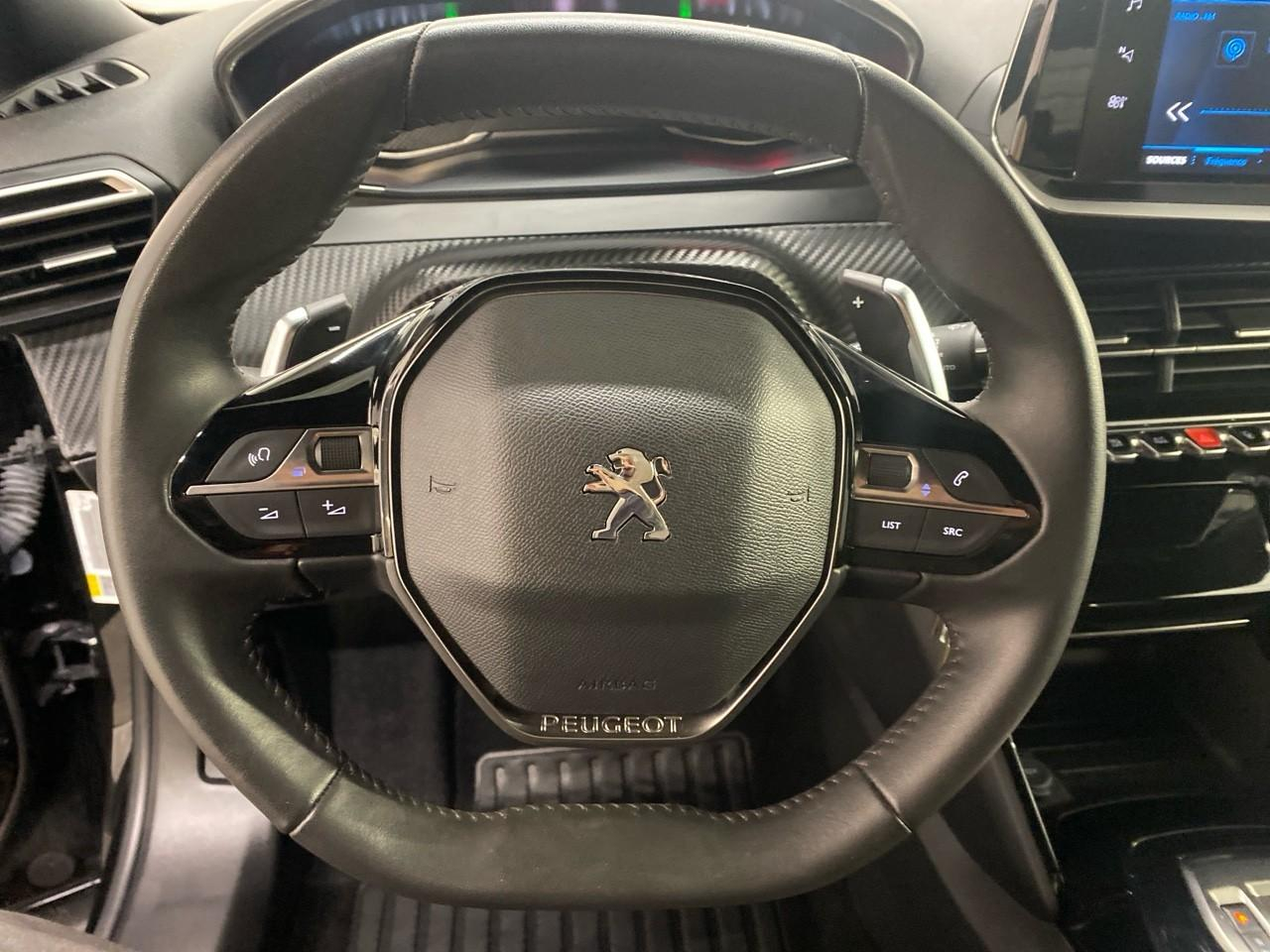 Peugeot 2008 puretech 130 s&s eat8 allure — photo 17