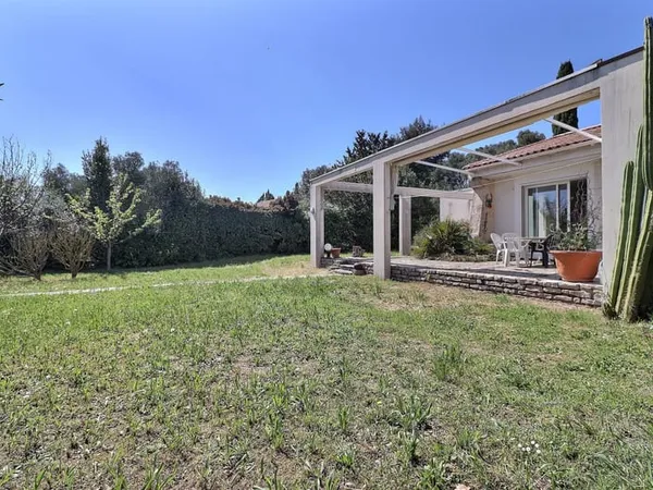 VENTE VILLA 5 PIECES 169 M2 sur 950 m2 de parcelle