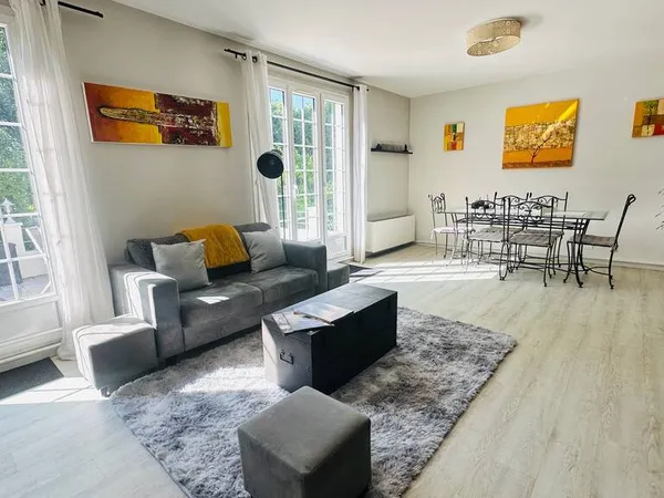 Maison 6 pièces 261 m²