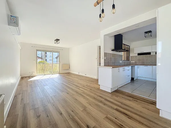 Exclusivité Nestenn. VALENCE CHATEAUVERT, charmant T3 rénové de 69m2 avec balcon