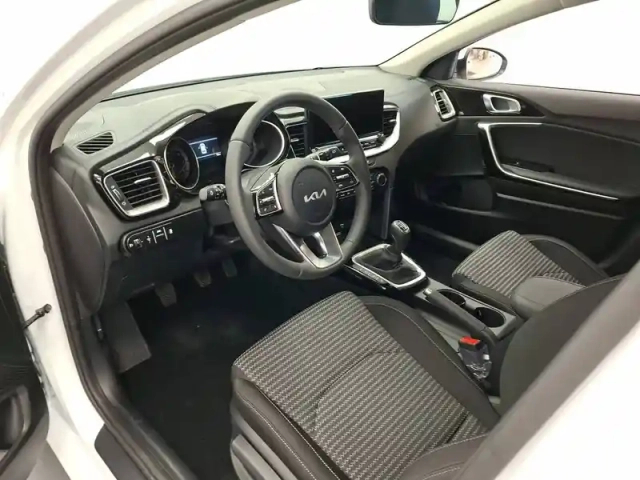 Kia Ceed sw 1.5 t-gdi 140 ch bvm6 — photo 10