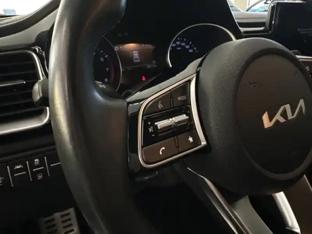 Kia Xceed active 1.5 160 ch dct7 — photo 17