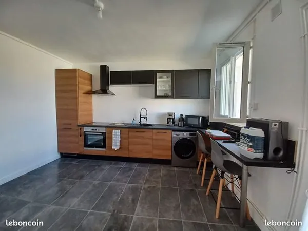 Appartement T2 rénové avec mezzanine - Vaulx-en-Velin