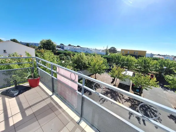 QUARTIER PROCHE DE CENTRE COMMERCIAL YLIUM - APPT T3