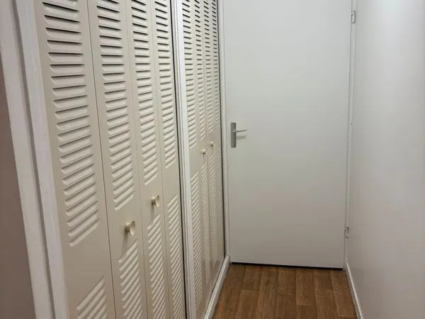 Chambre avec balcon à louer - Colocation