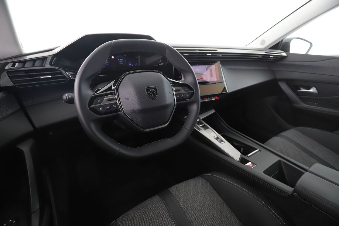 Peugeot 408 1.2 Hybrid Allure e-DCS6 — photo 10