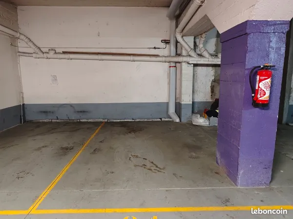 Grand Parking facilement accessible