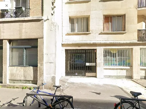 Place de parking entre les métros Buzenval et Maraîchers