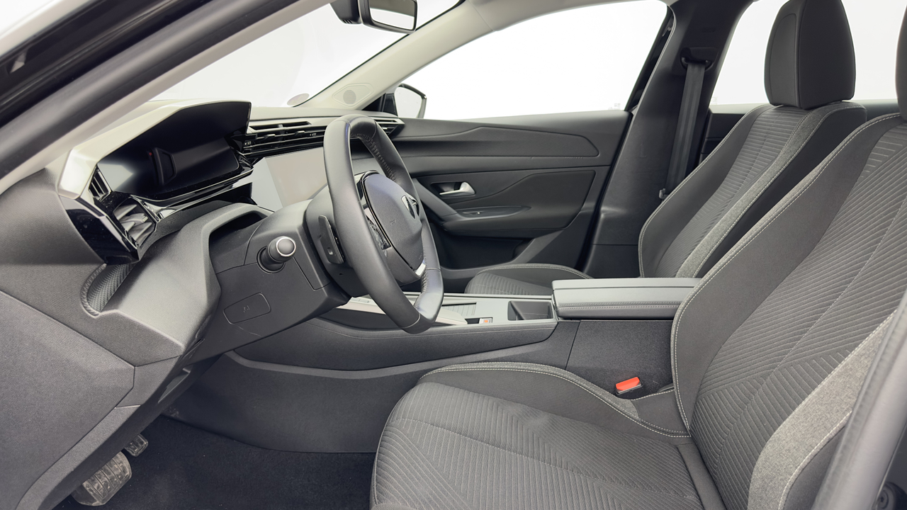 Peugeot 308 PureTech 130ch S&amp;S EAT8 — photo 17