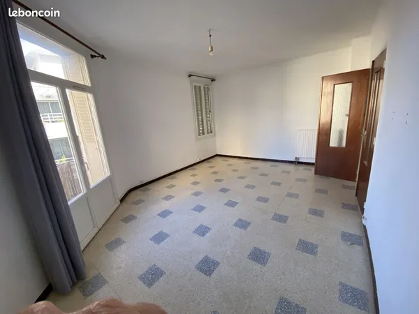 A louer F3 67 m² Toulon Castigneau