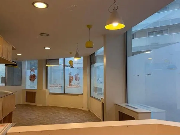 Boutique 2 pièces 104 m²