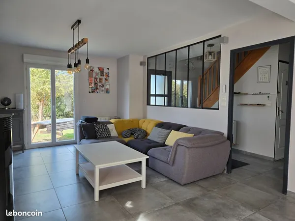 Maison familiale 131 m² - 4 chambres, jardin 800 m², sous-sol complet - Basly
