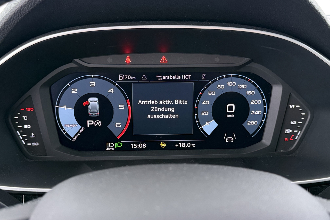 Audi Q3 — photo 17