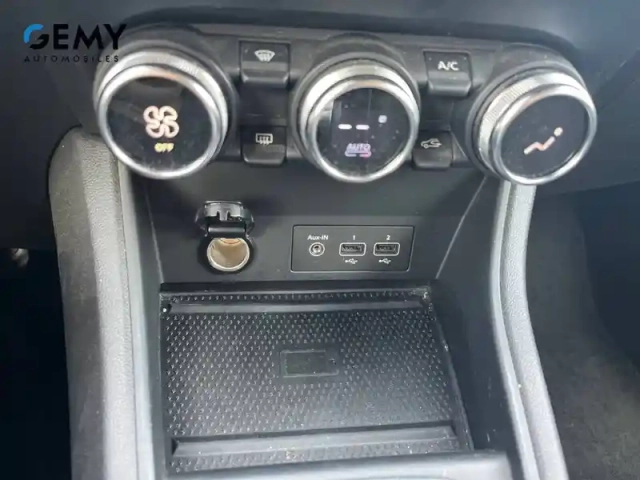 Renault Captur e-tech 145 - 21 — photo 20