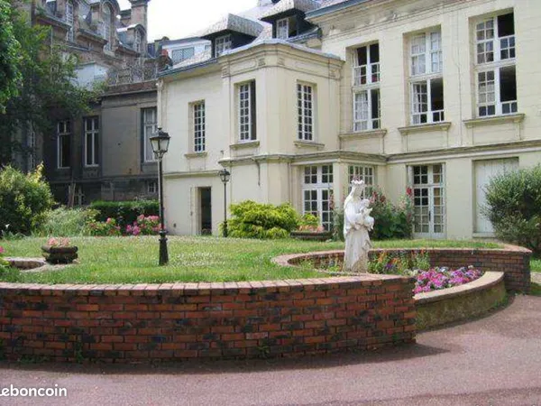 Studio hôtel de ville vendu loué