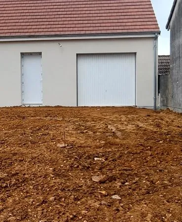 Grang garage neuf de 50 m2 au centre de Villeneuve-la-Guyard