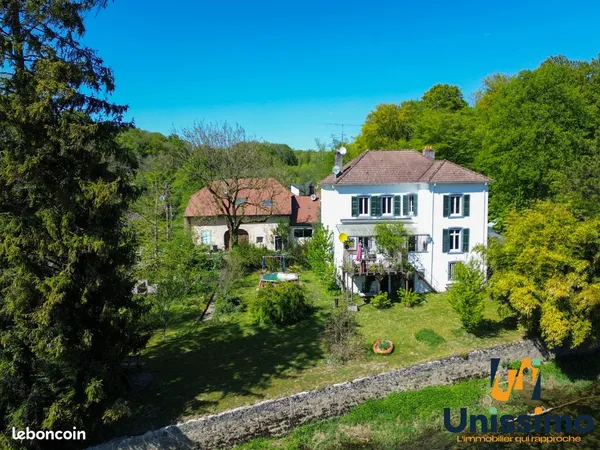 Propriété 7 pièces 180 m²