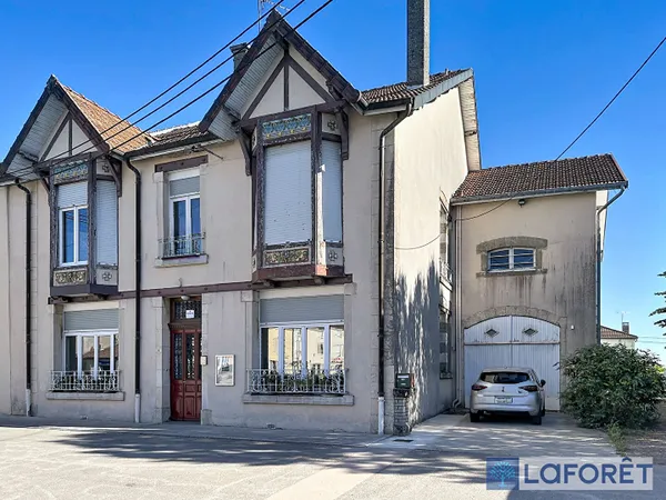 Maison 9 pièces 341 m²