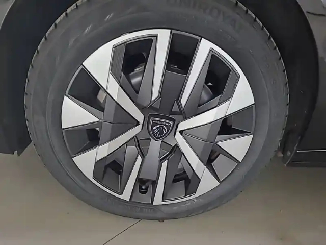 Peugeot 208 puretech 100 s&amp;s bvm6 — photo 14