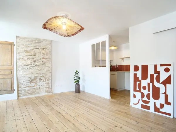 APPARTEMENT REFAIT A NEUF - CENTRE BEAUJEU - 40m2