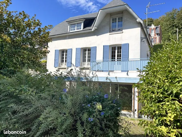 Propriété 9 pièces 300 m²